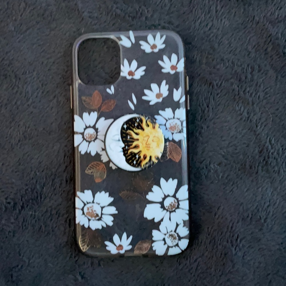 iPhone XR case with a pop socket